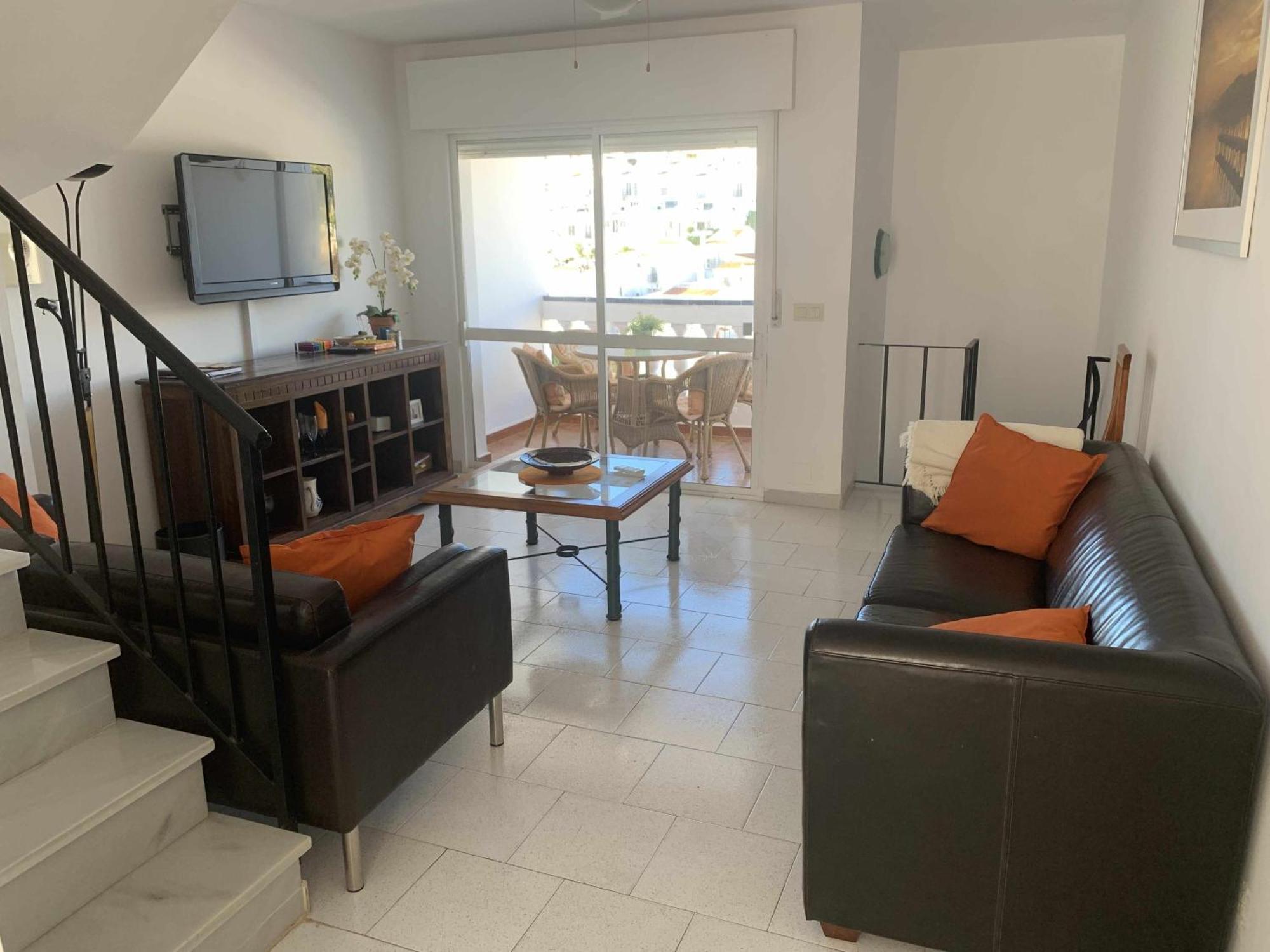 فيلا نيرخافي Casa Kaluel Adosado Blanco المظهر الخارجي الصورة