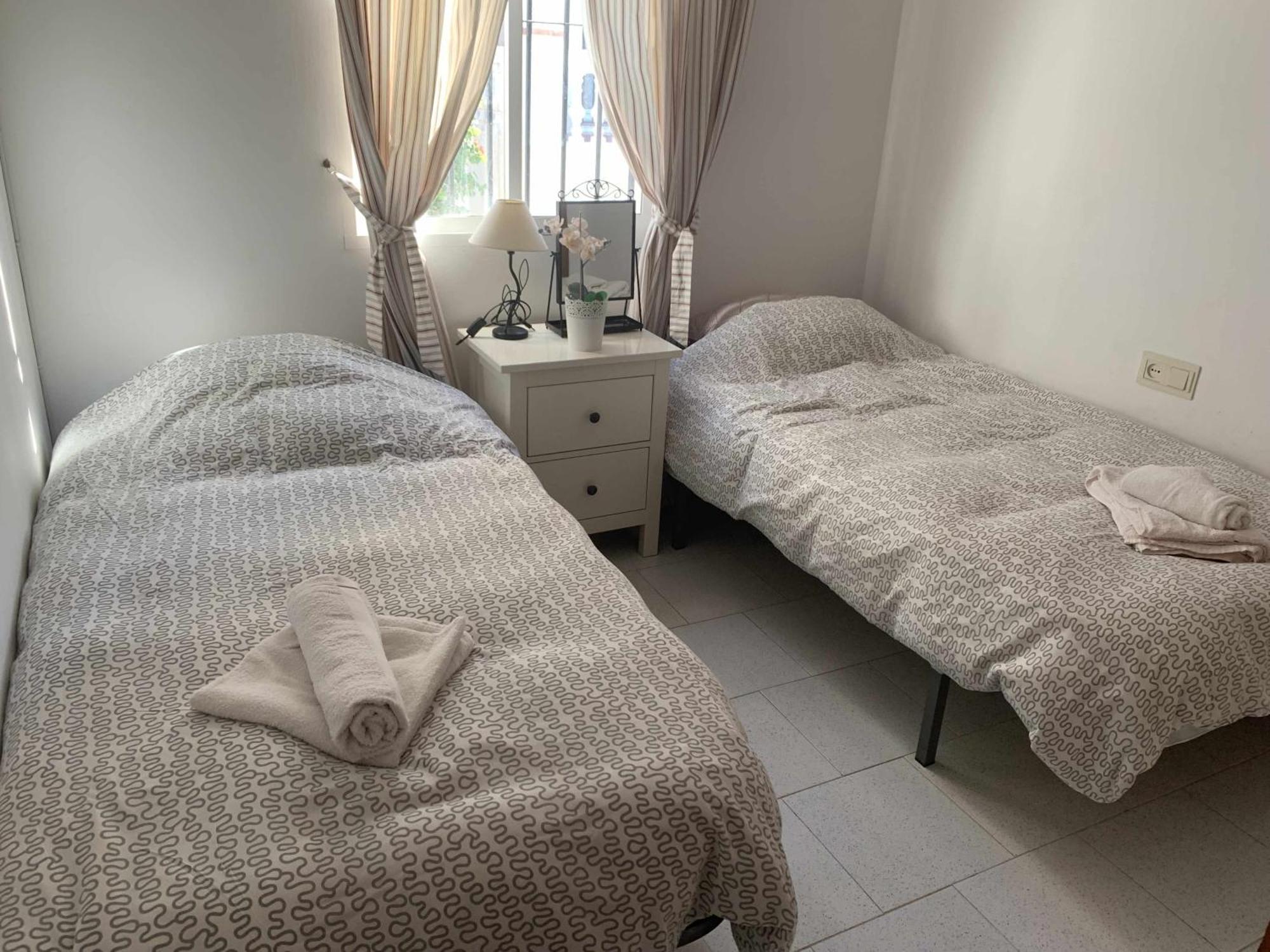 فيلا نيرخافي Casa Kaluel Adosado Blanco المظهر الخارجي الصورة