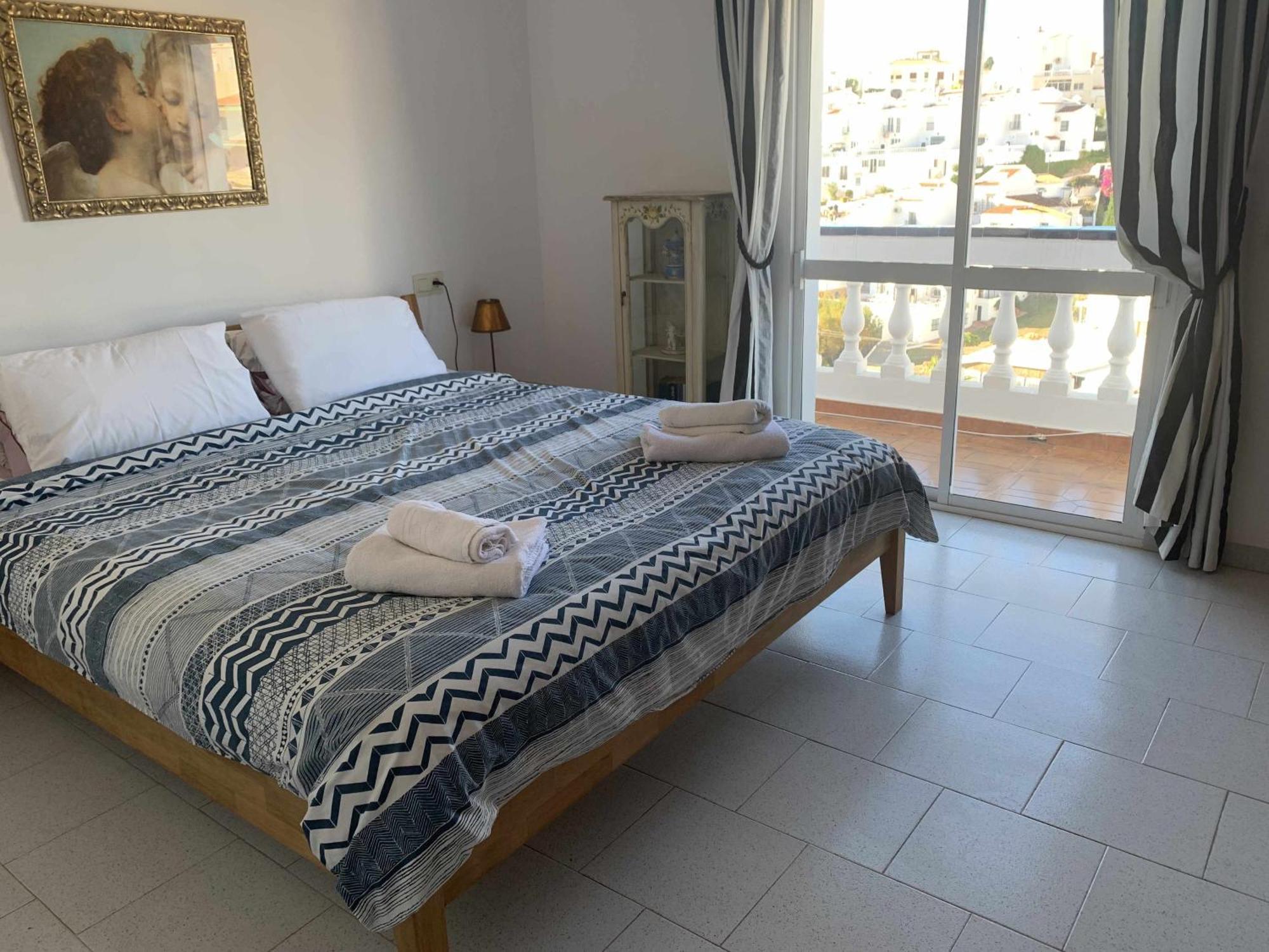 فيلا نيرخافي Casa Kaluel Adosado Blanco المظهر الخارجي الصورة